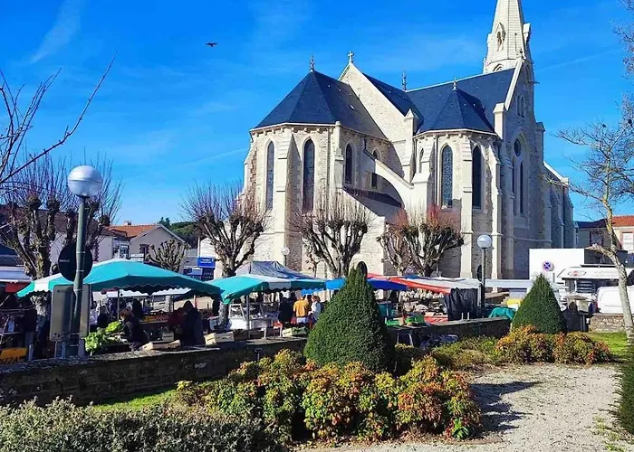 T4 - 2 Ch - 5 Min Plages - Grand Jardin - Calme Apartment